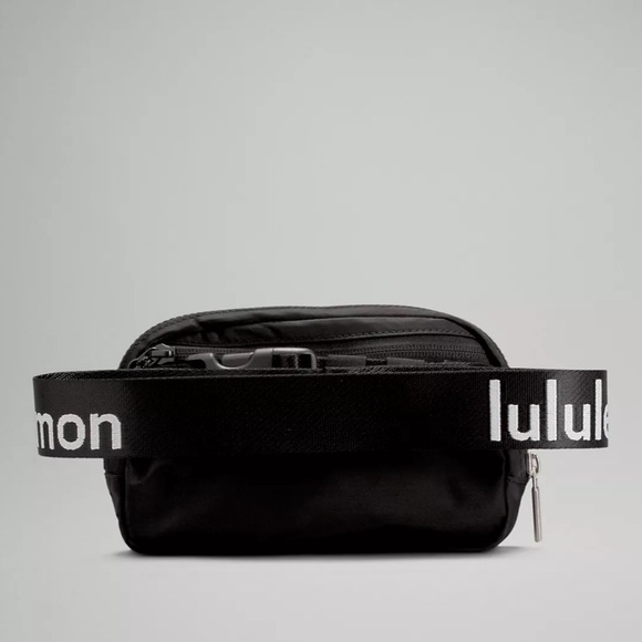 NWT Lululemon Everywhere Belt Bag Wordmark - Picture 6 of 7